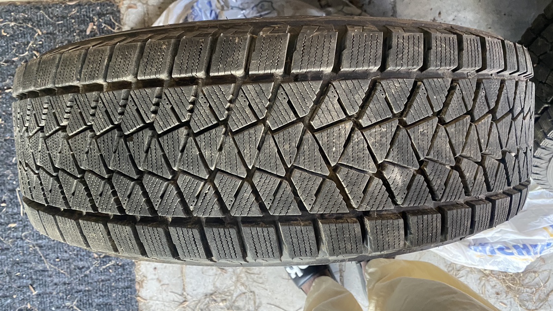 Bridgestone Winter Tires with Rims x4 - photo 5