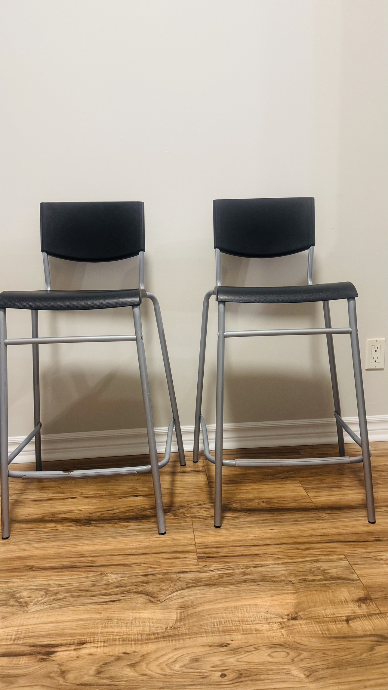 Pair of Bar Stools - photo 3