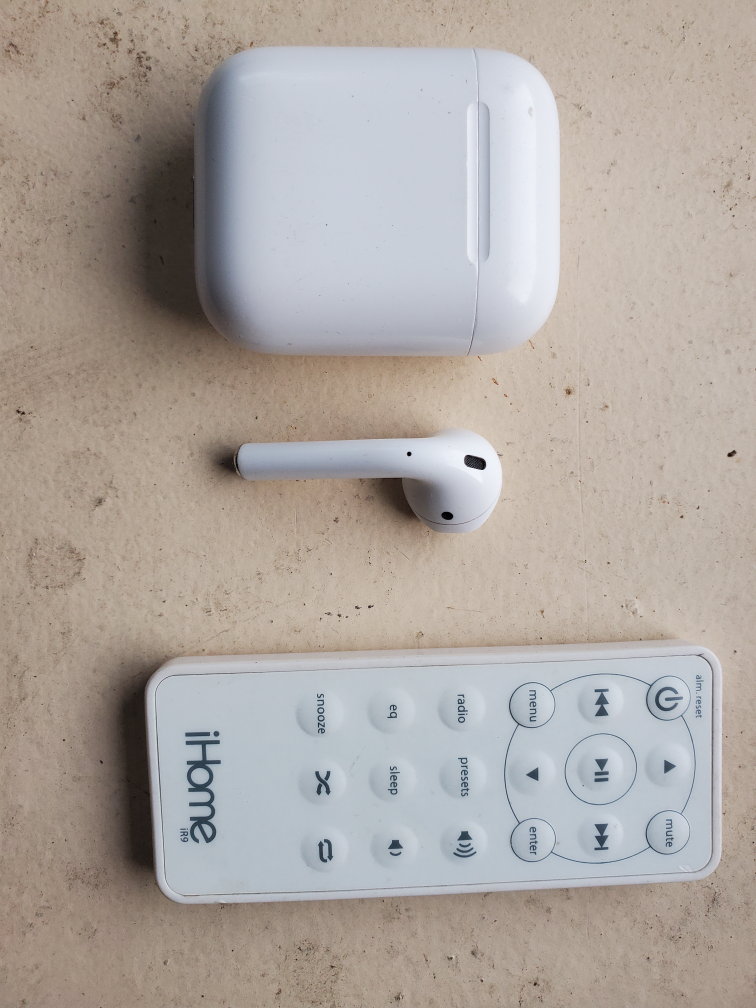 APPLE PHONE PACK - photo 2