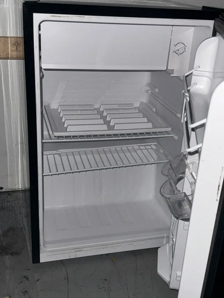 Hamilton Beach Mini Fridge image indicator(2)