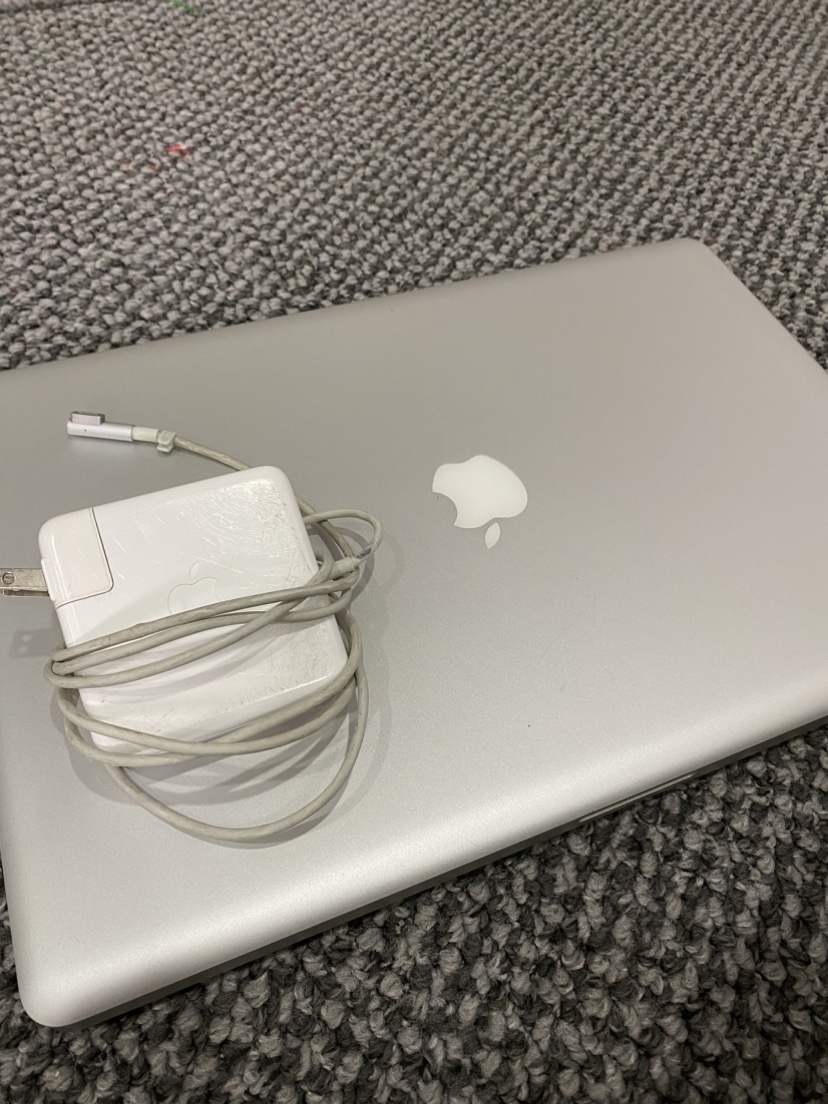 MacBook Pro 2011 comes with charger - photo 4