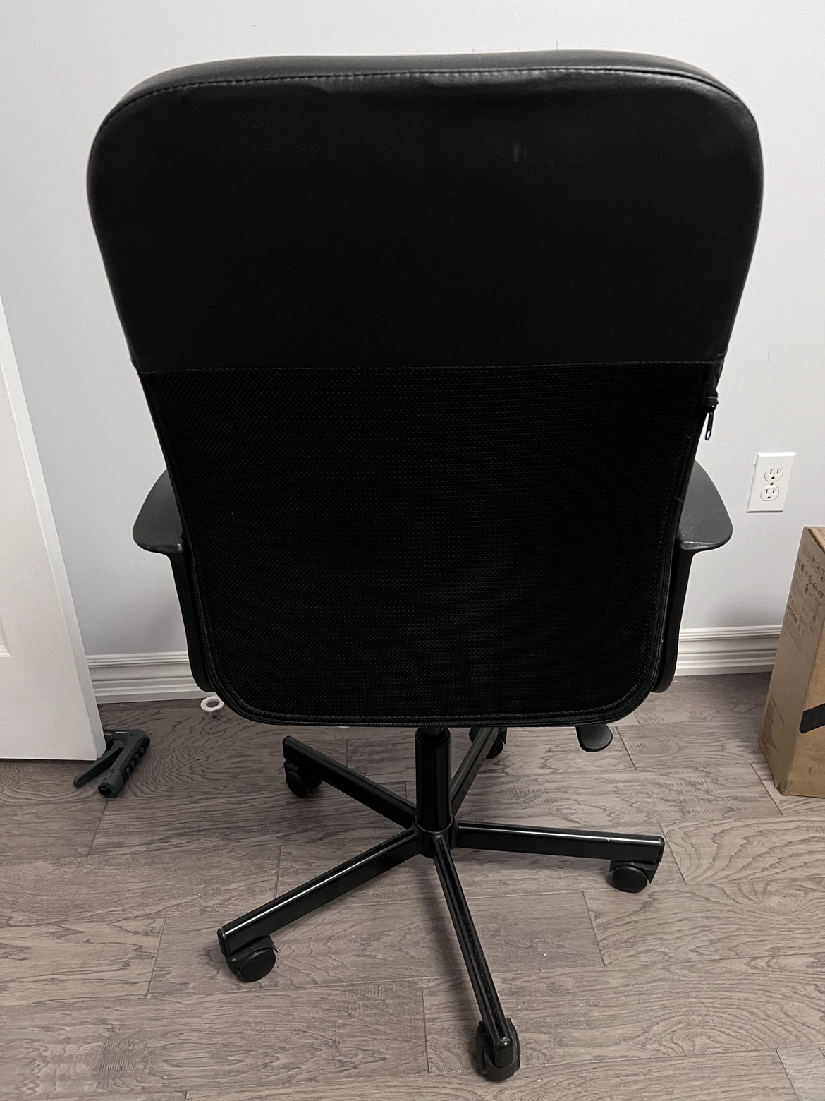 Black Office Chair - photo 2