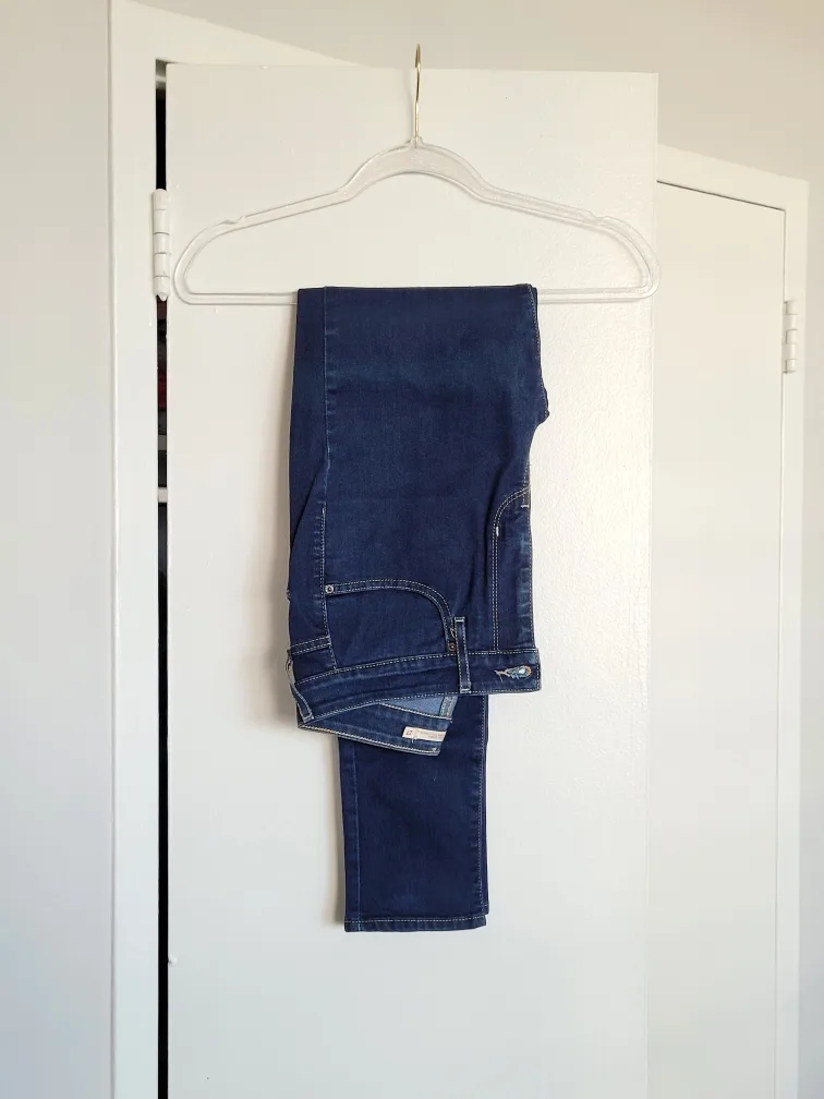 Levi's 721 High Rise Skinny Jean image indicator(5)