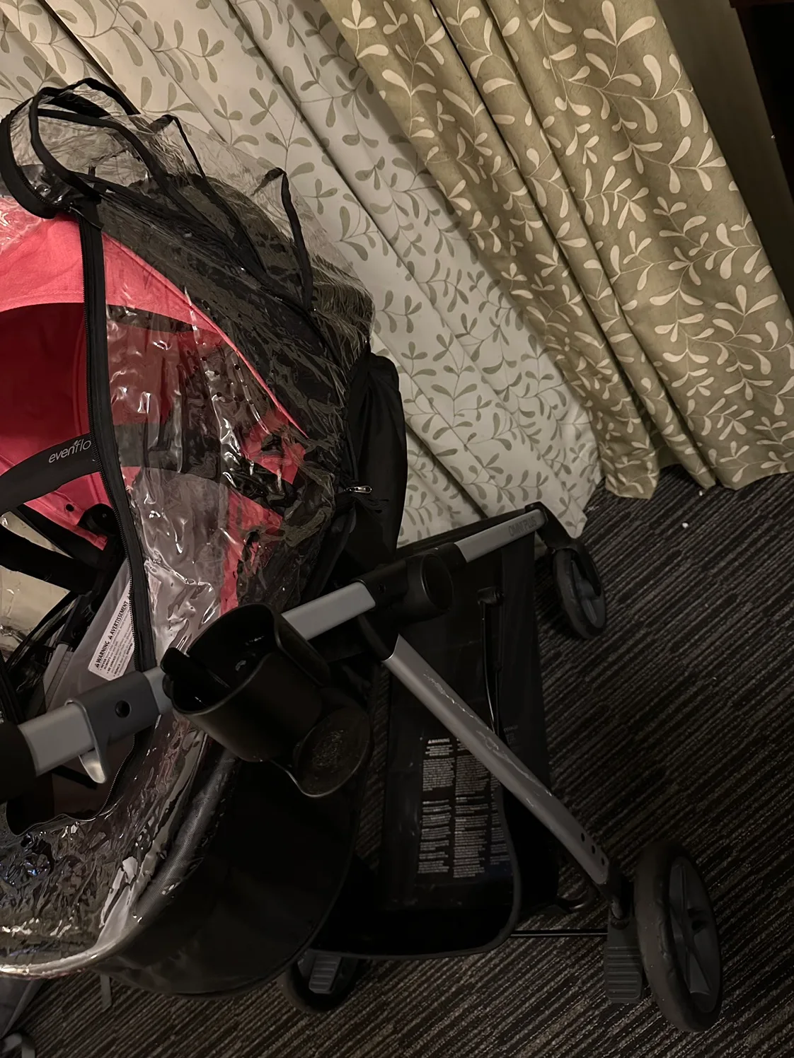 Evenflo stroller with baby car seat image indicator(2)