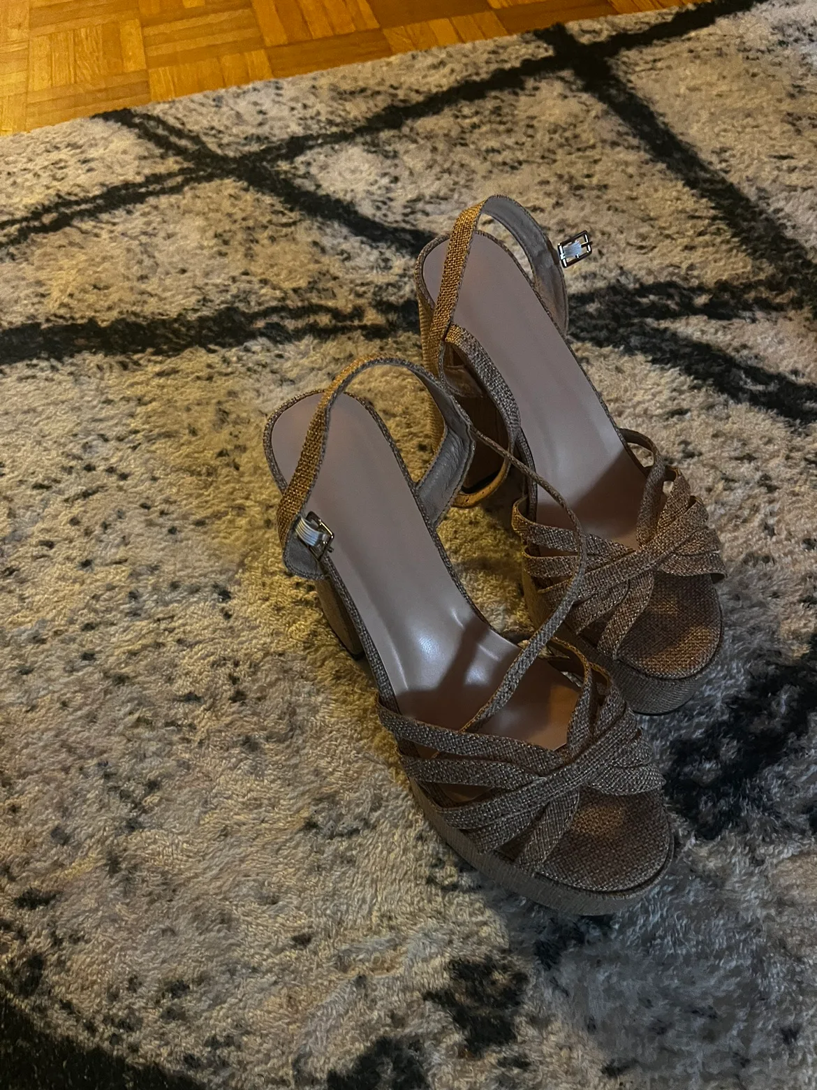 Gold Platform Heels image indicator(2)