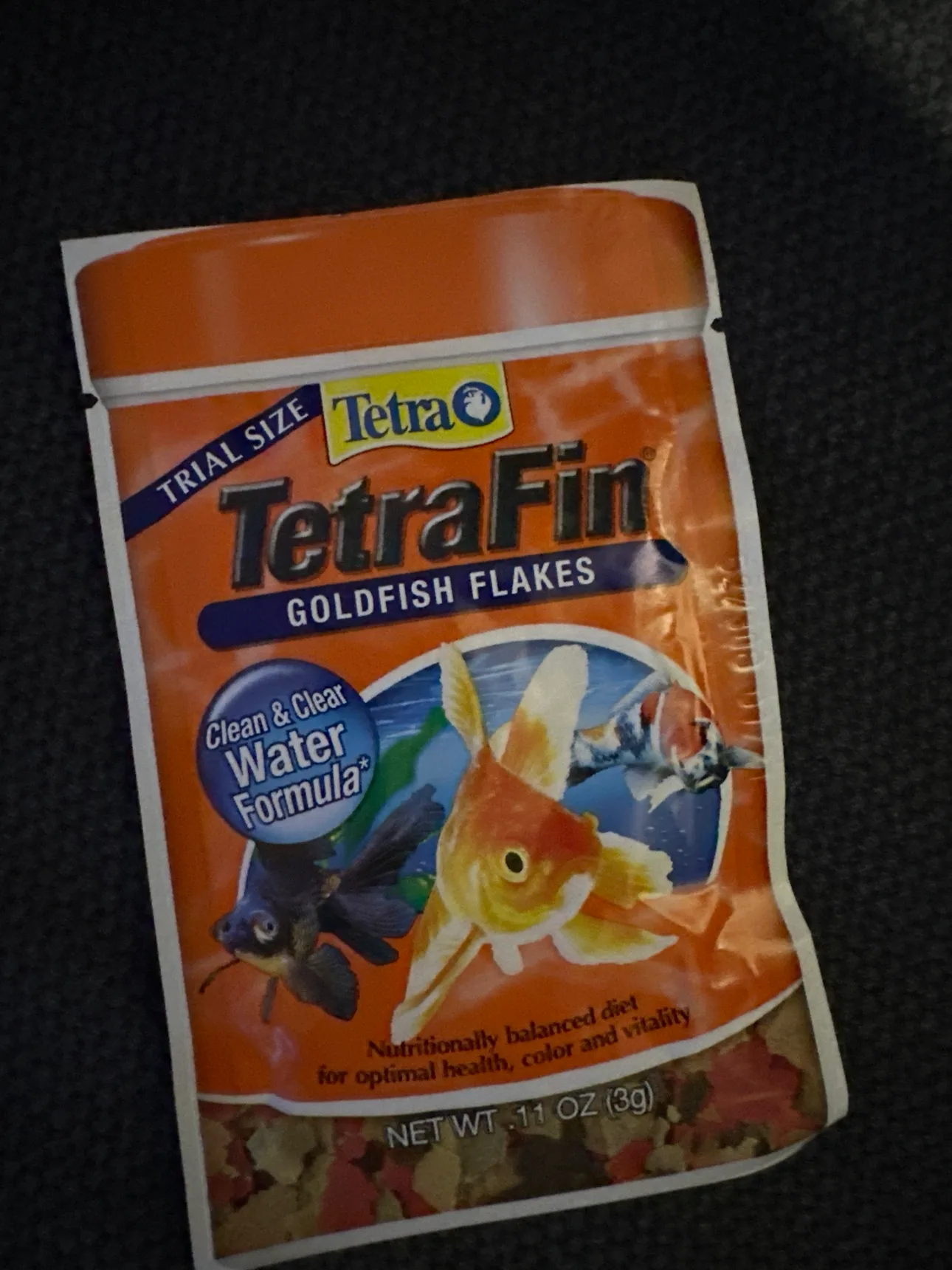 TetraFin Goldfish Flakes and TetraMin Tropical Flakes image indicator(3)
