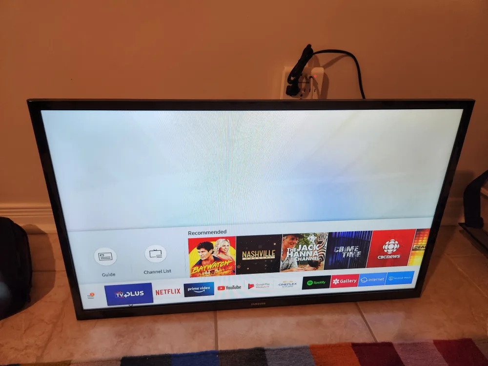 Samsung Smart TV 32" thumbnail