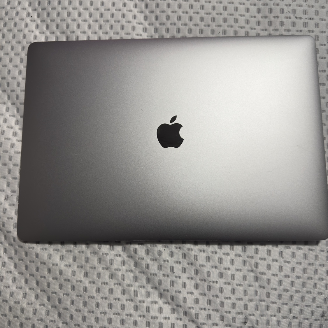 MacBook Pro 15-inch 32GB 1TB SSD - photo 2