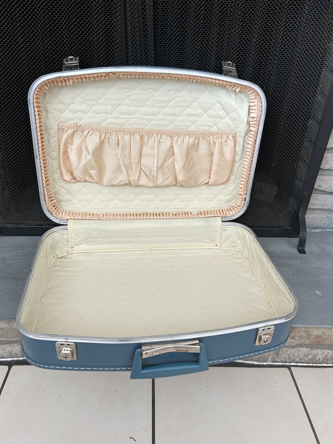 Vintage Blue Suitcase - photo 3