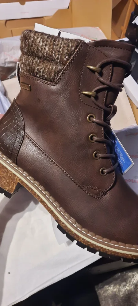 Brand New Women's 8 Softmoc Vegan Waterproof Boots image indicator(4)