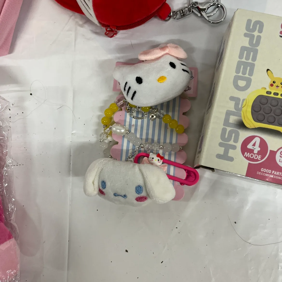 Hello Kitty Pop It and more themed items image indicator(3)