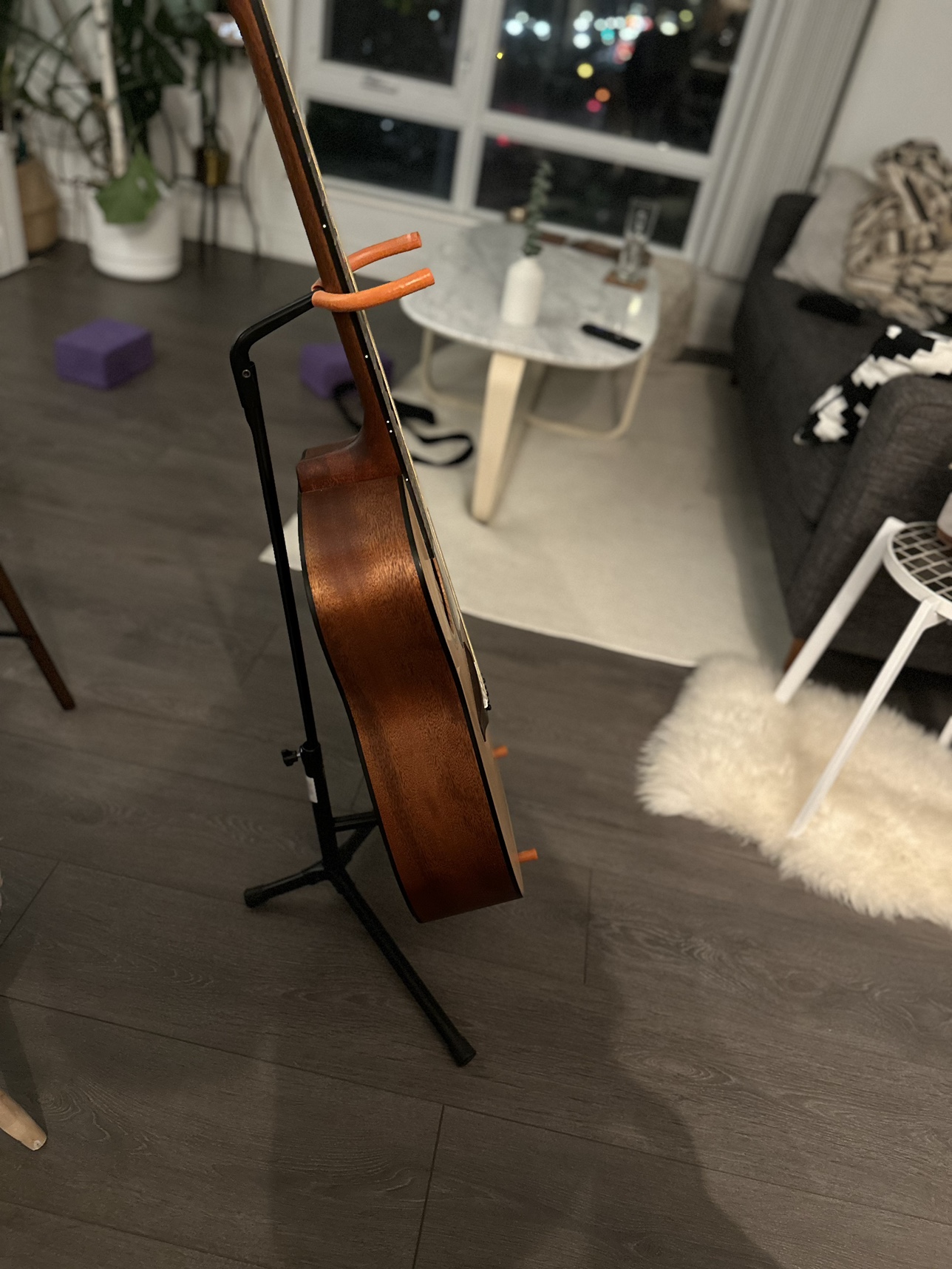 Yamaha Acoustic Guitar with Stand (Great condition!) - photo 5