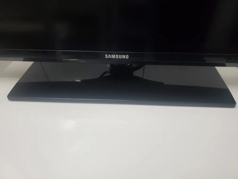 32" Samsung TV image indicator(3)
