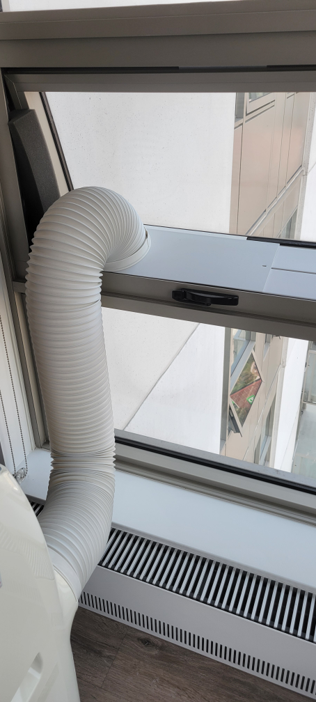 Delonghi Portable Air Conditioner - photo 2