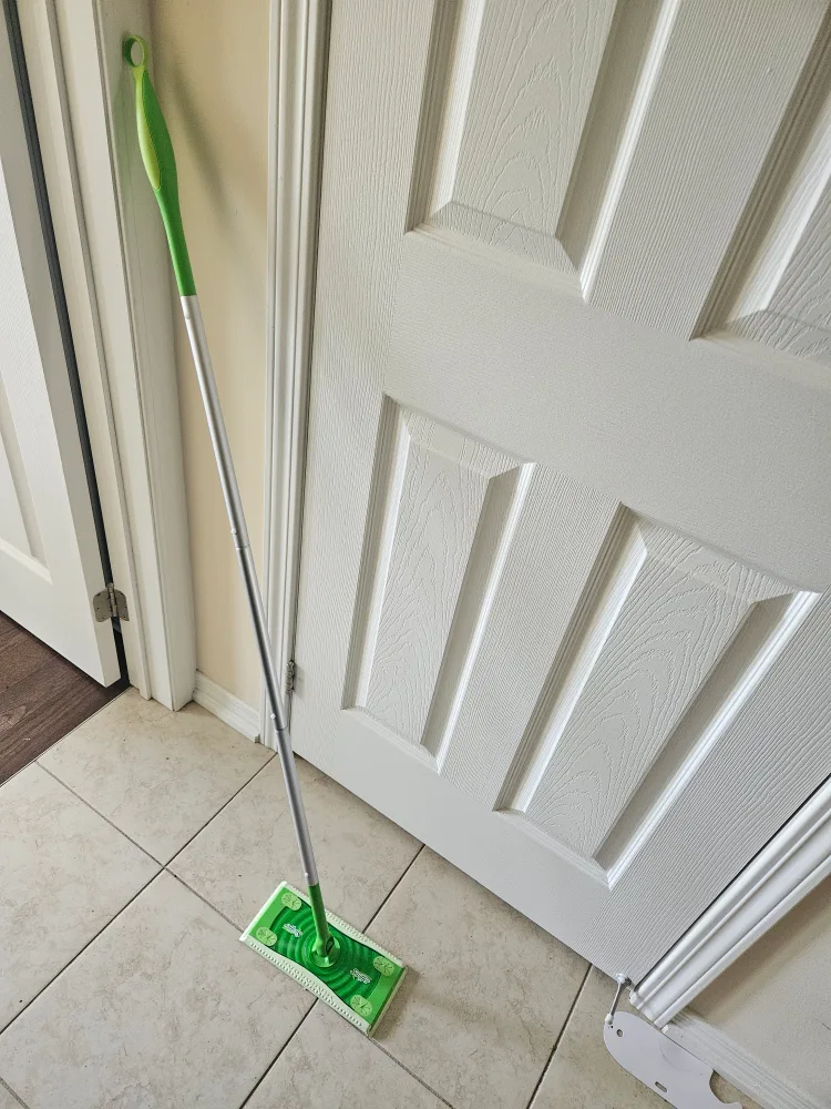 Swiffer Wet Jet Mop #freecycle thumbnail