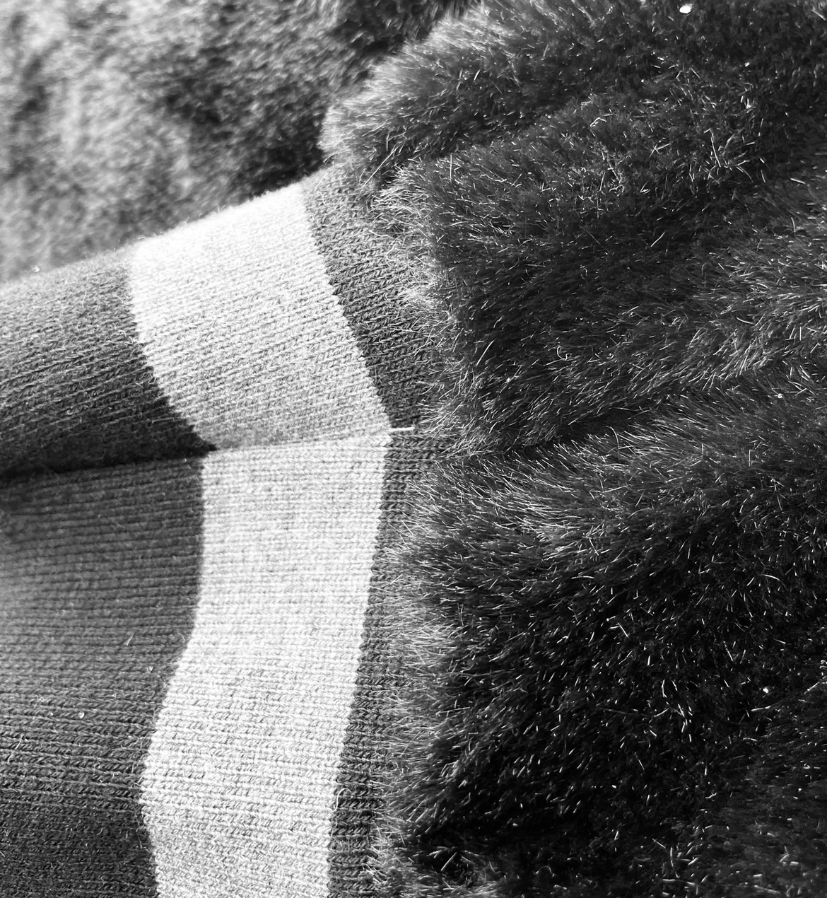 Black 🔳 Faux Fur Bomber Jacket image indicator(3)