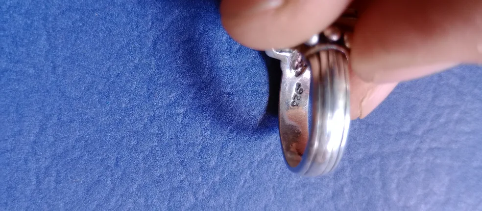 Sterling Silver Ring with Amethyst image indicator(5)