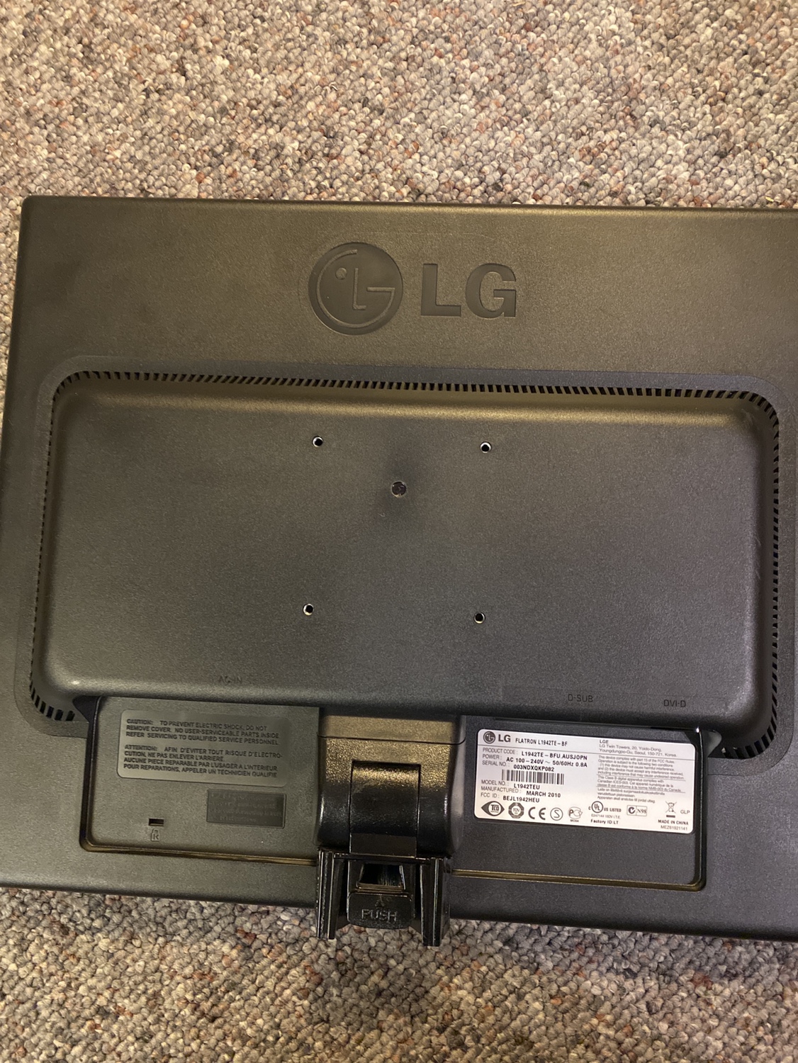 LG 17” Flattron Monitor  #freecycle - photo 2