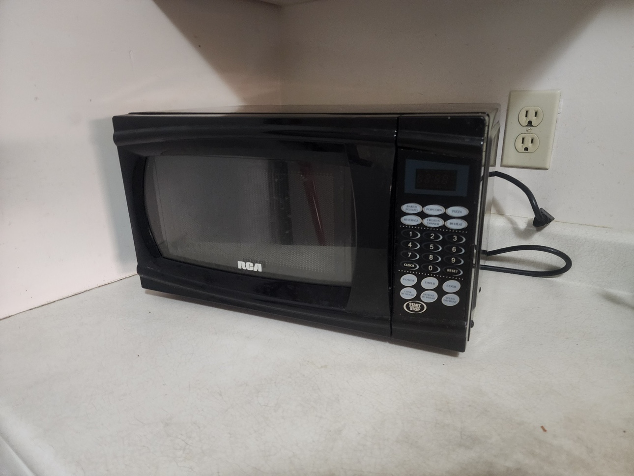 RCA Microwave - photo 2