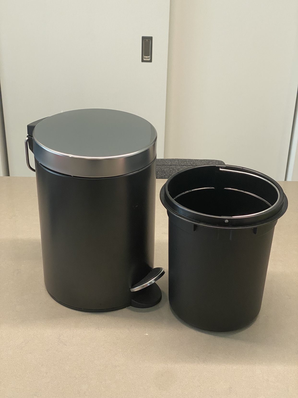 Black Trash Can 3L - Ikea - photo 2