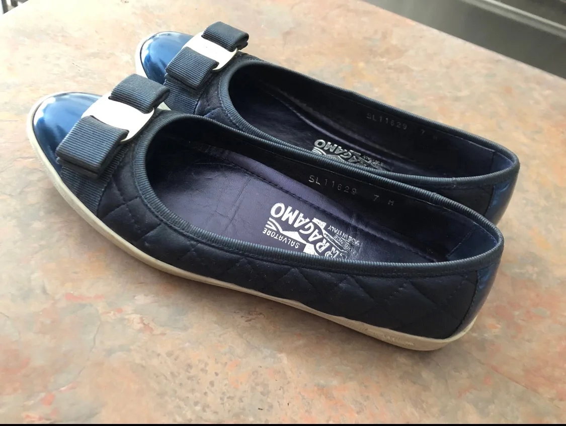 Salvatore Ferragamo women’s Flats image indicator(3)