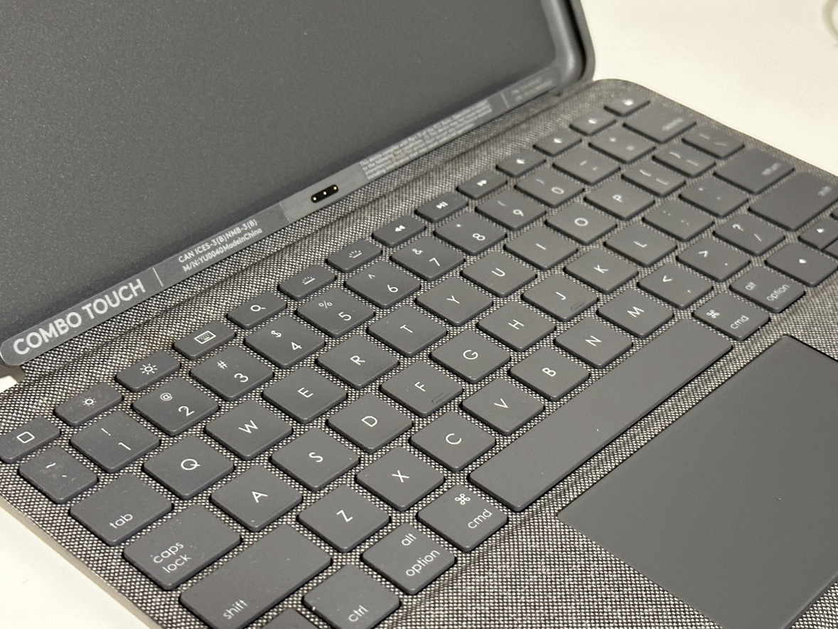 🧡LOGITECH Magnetic iPad Keyboard Case (Combo Touch 10.5 inch) - photo 2