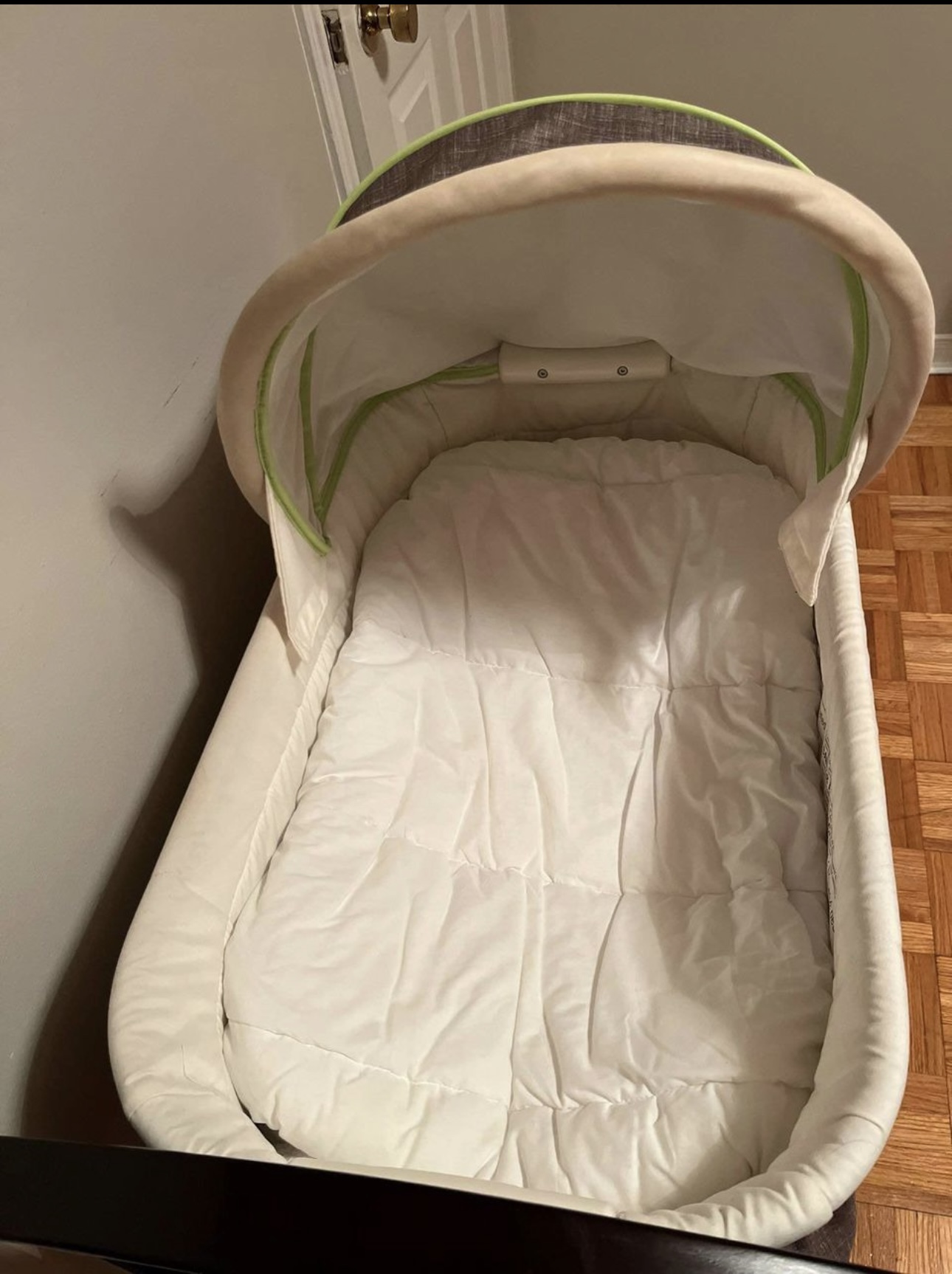 Baby Bassinet with Stand - photo 3