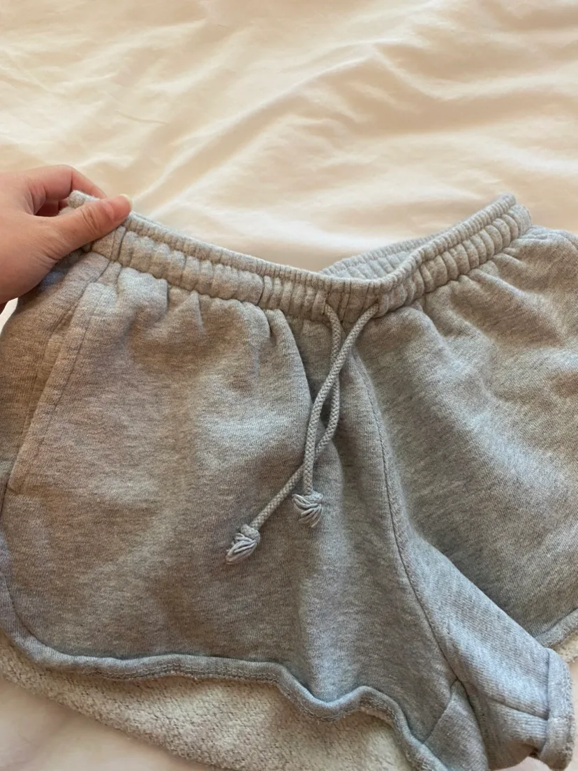 Brandy Melville sweatshorts image indicator(3)