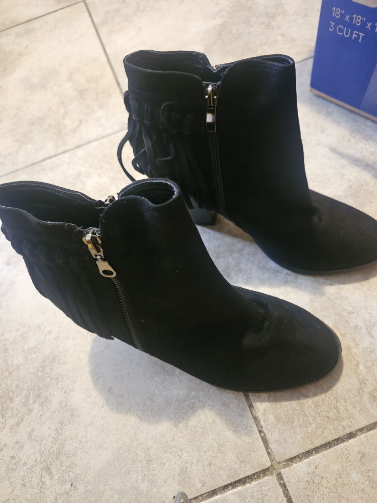 Black Suede Ankle Boots - photo 4