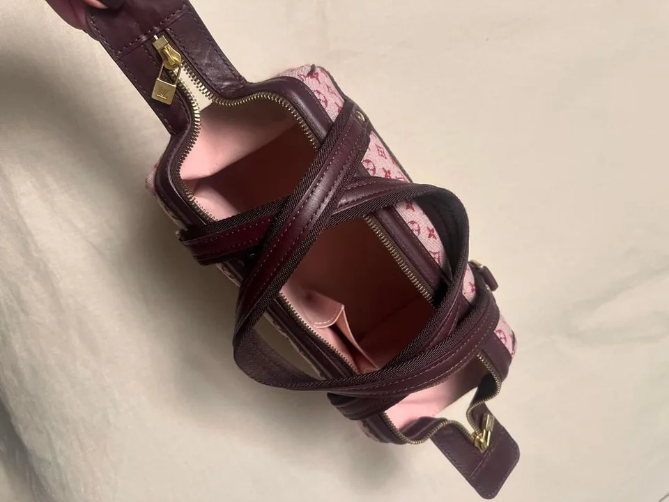 Authentic Louis Vuitton Monogram Bag image indicator(3)