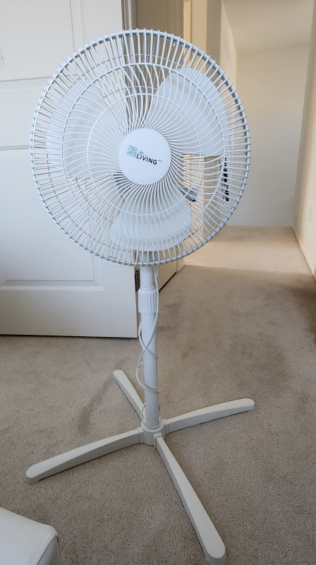 Living 16" Pedestal Fan  x 2ea - photo 2