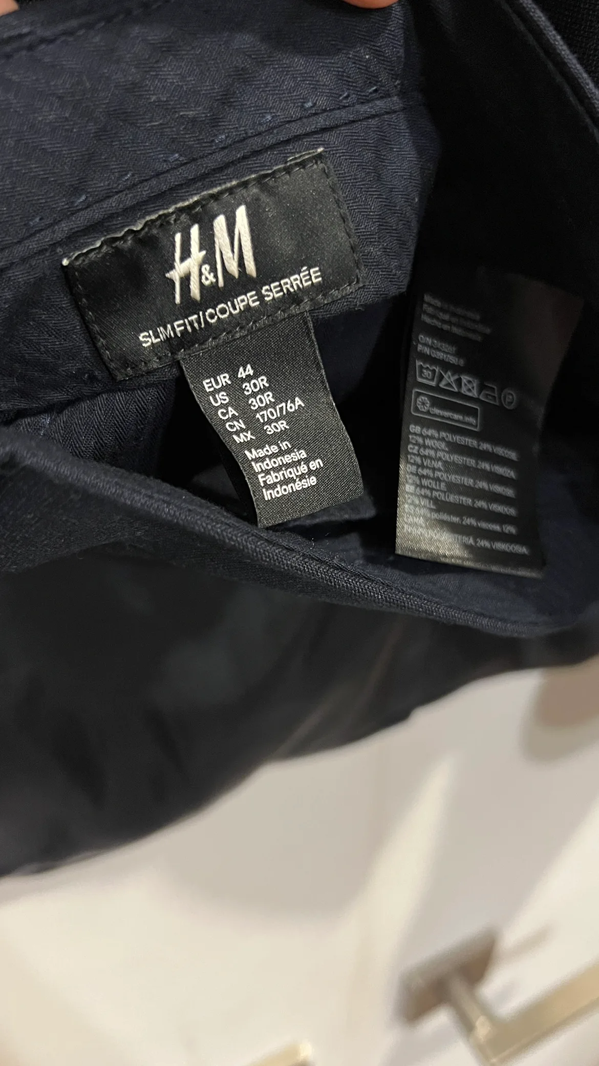 H&M Men's Black Suit (Jacket and Trousers) image indicator(5)