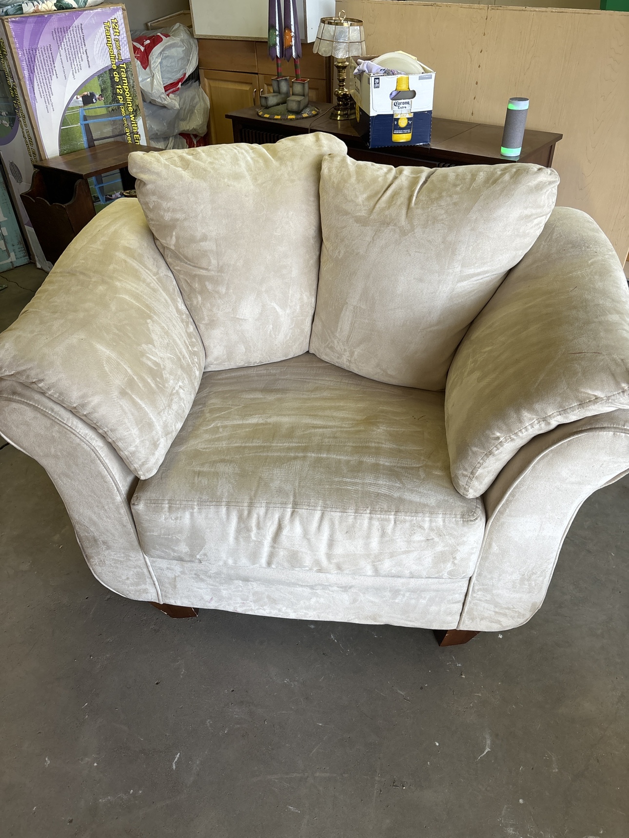 FREE love seat and chair - photo 2