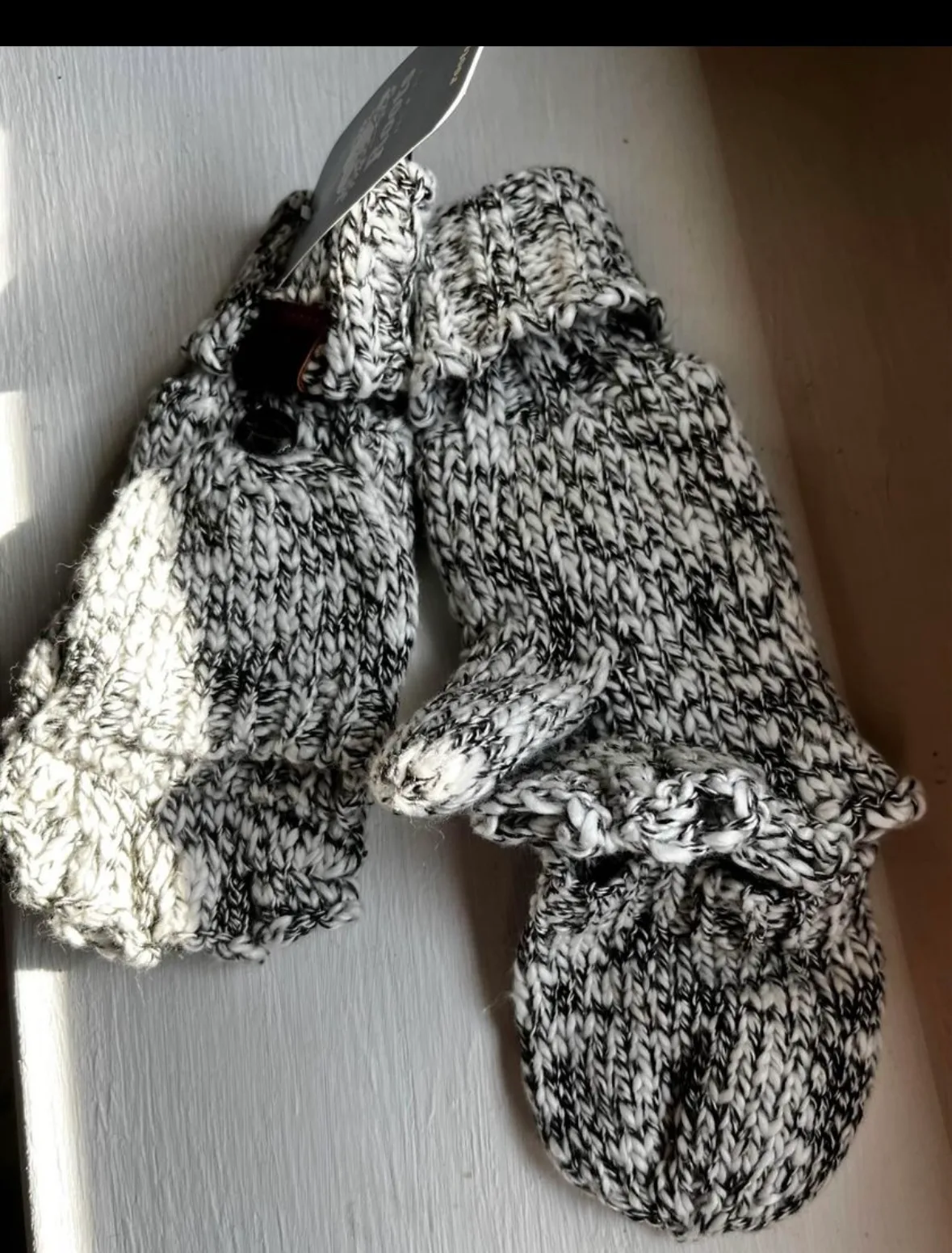 Roots Fingerless mittens image indicator(4)