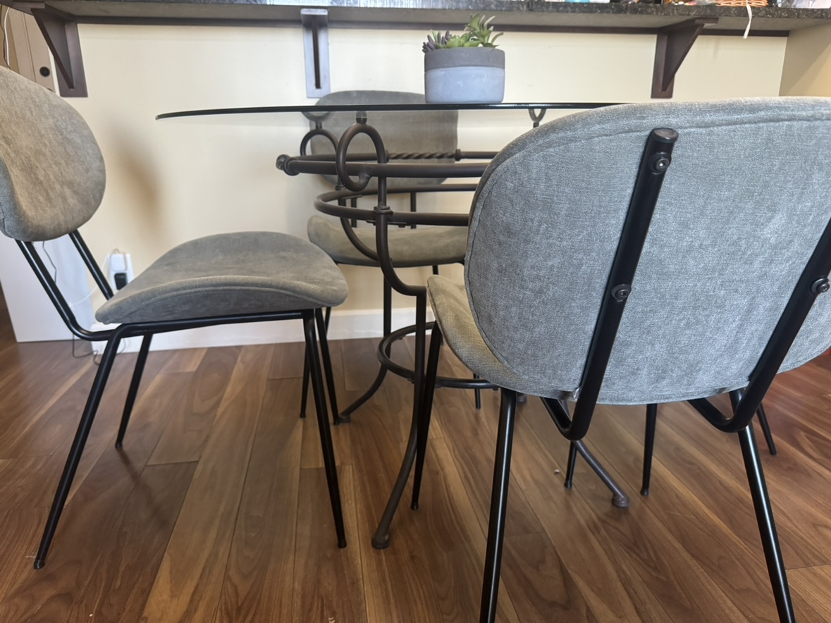 Round glass dining table with 4 chairs - photo 2