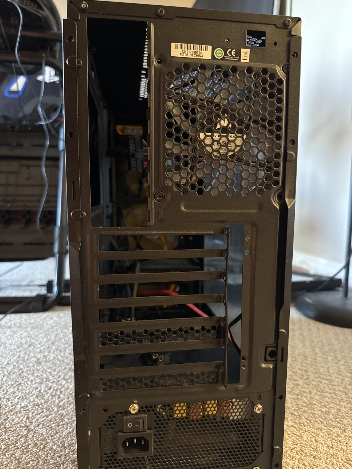 MSI Carbide Series™ SPEC-04 Mid-Tower Gaming Case — Black/Yellow - photo 2