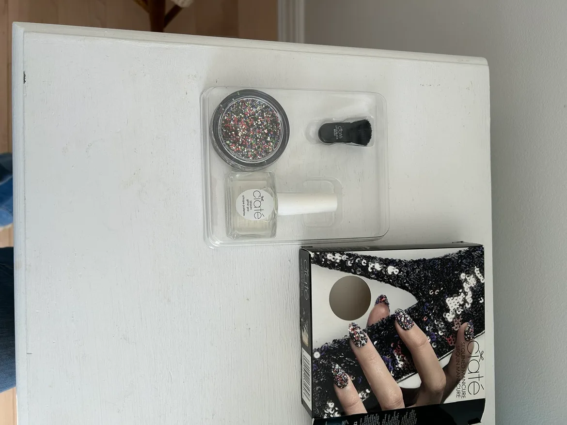 Ciaté Sequin Manicure Kit image indicator(3)