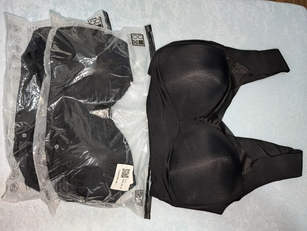 #freecycle 🥕 3 small Black Wireless Bralettes thumbnail
