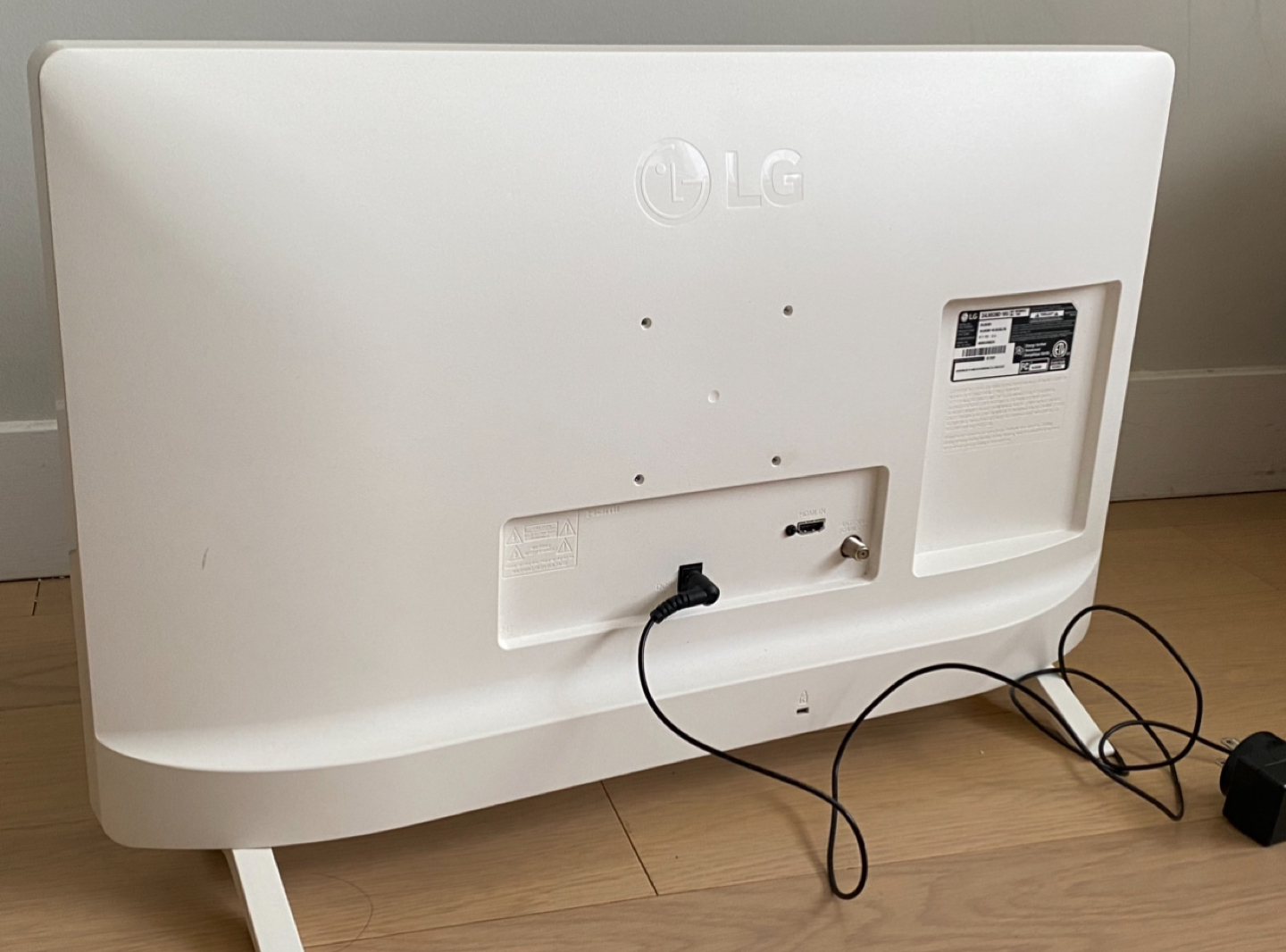 LG 24 inch Class HD TV monitor - photo 3