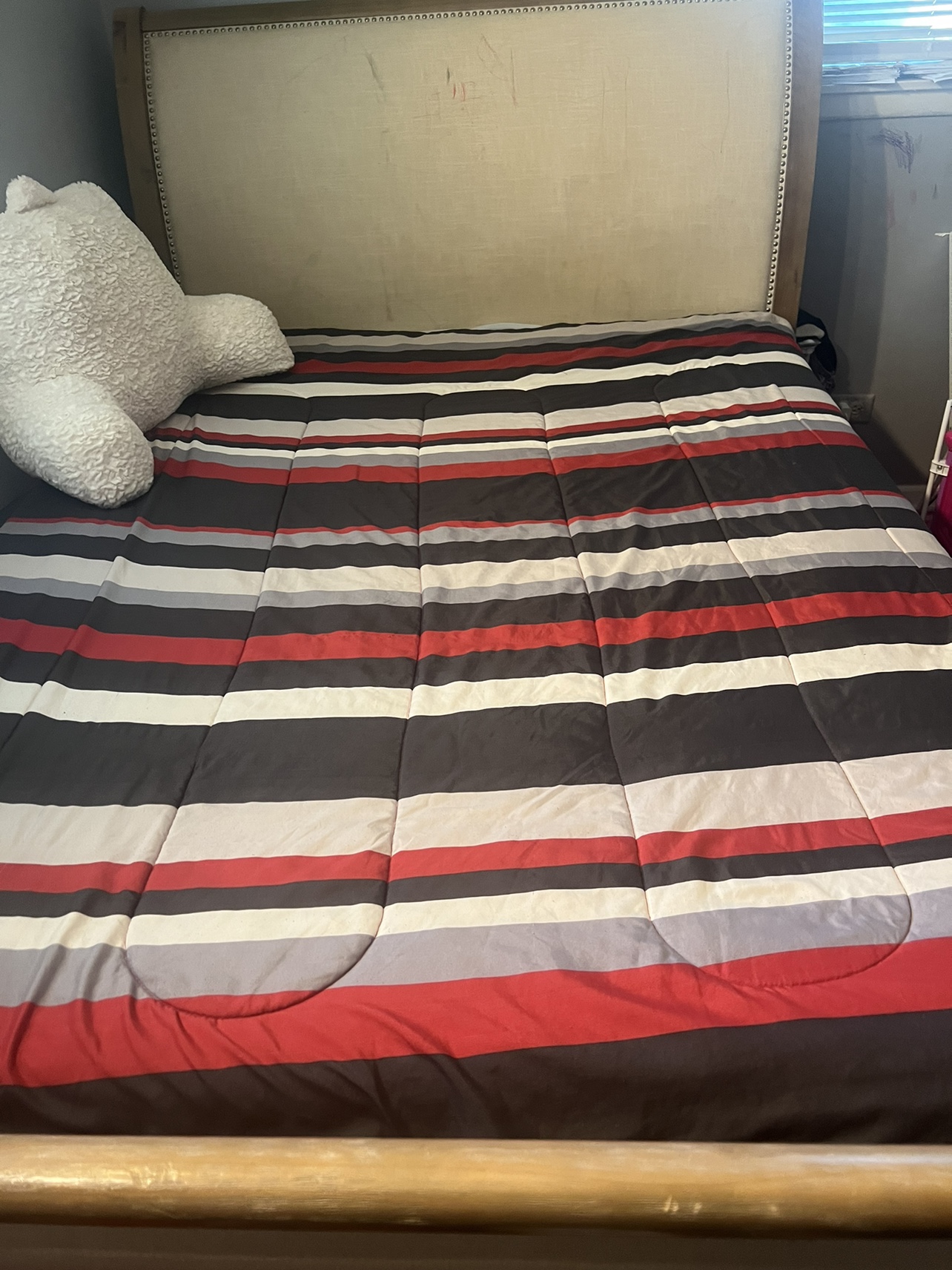 Full size bed with mattress