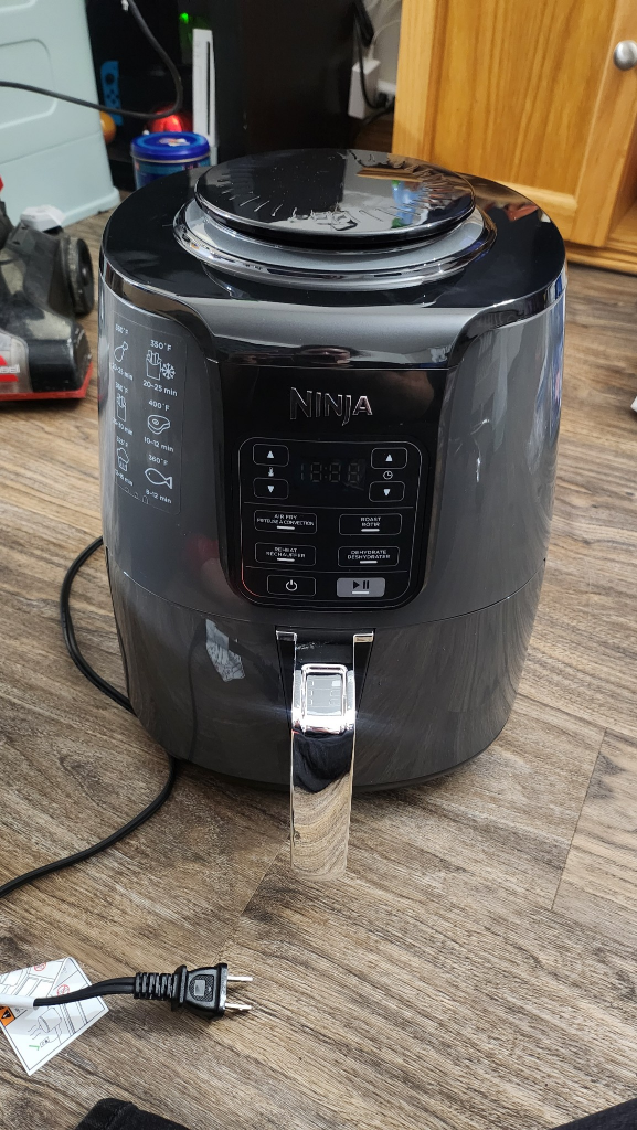 Ninja Air Fryer (Never Used) - photo 4