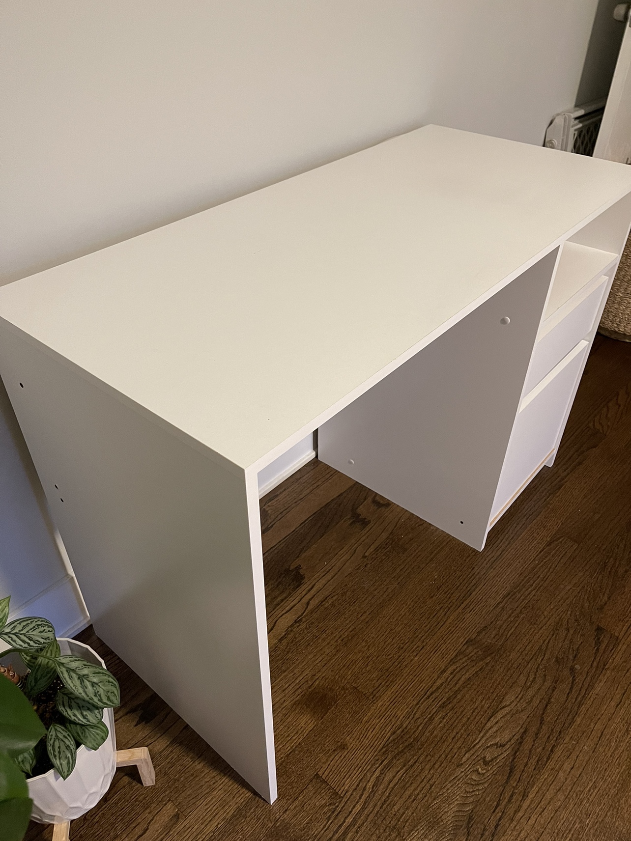 White Desk - photo 4