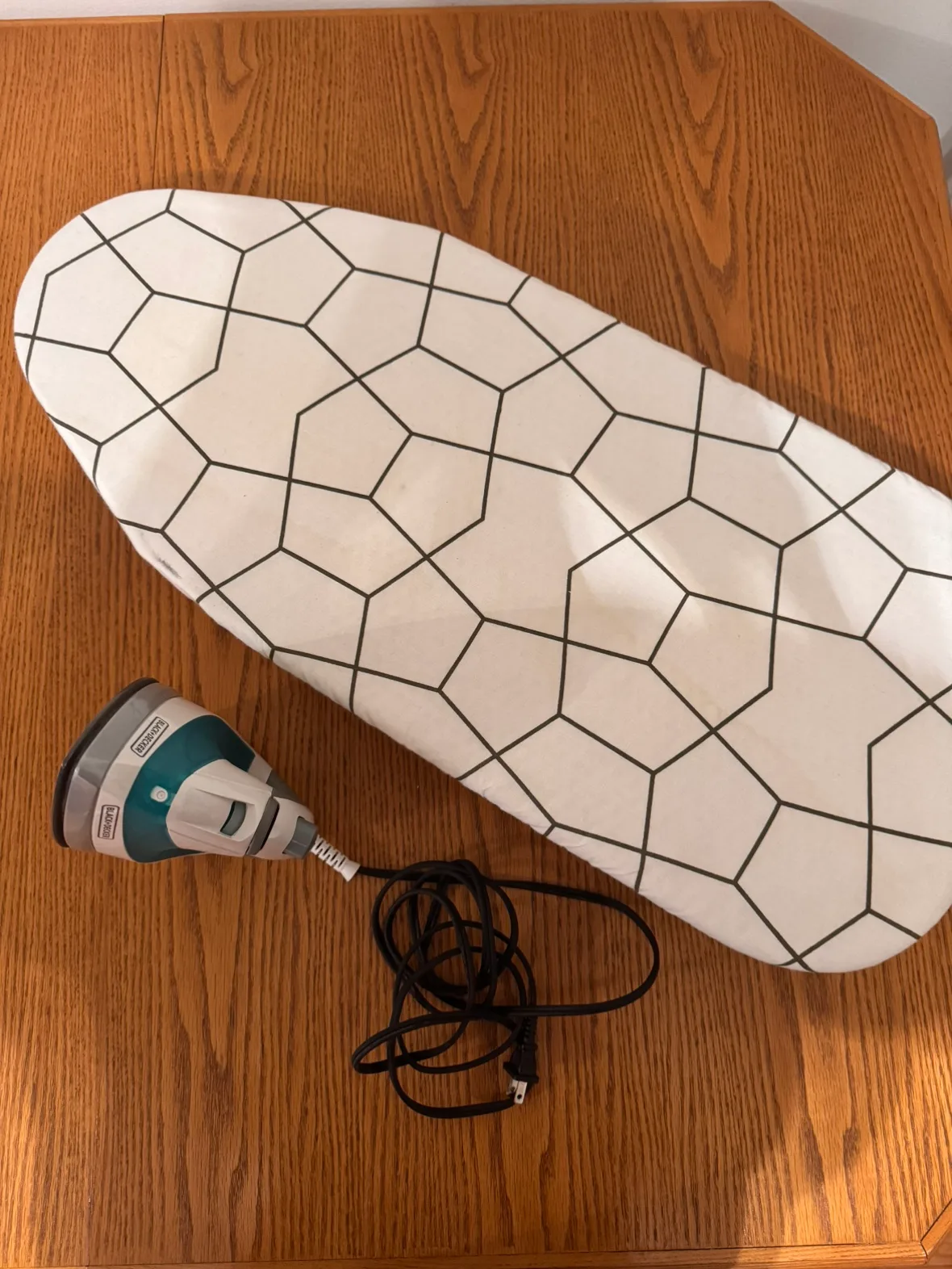 Black & Decker Iron with Ironing Board thumbnail