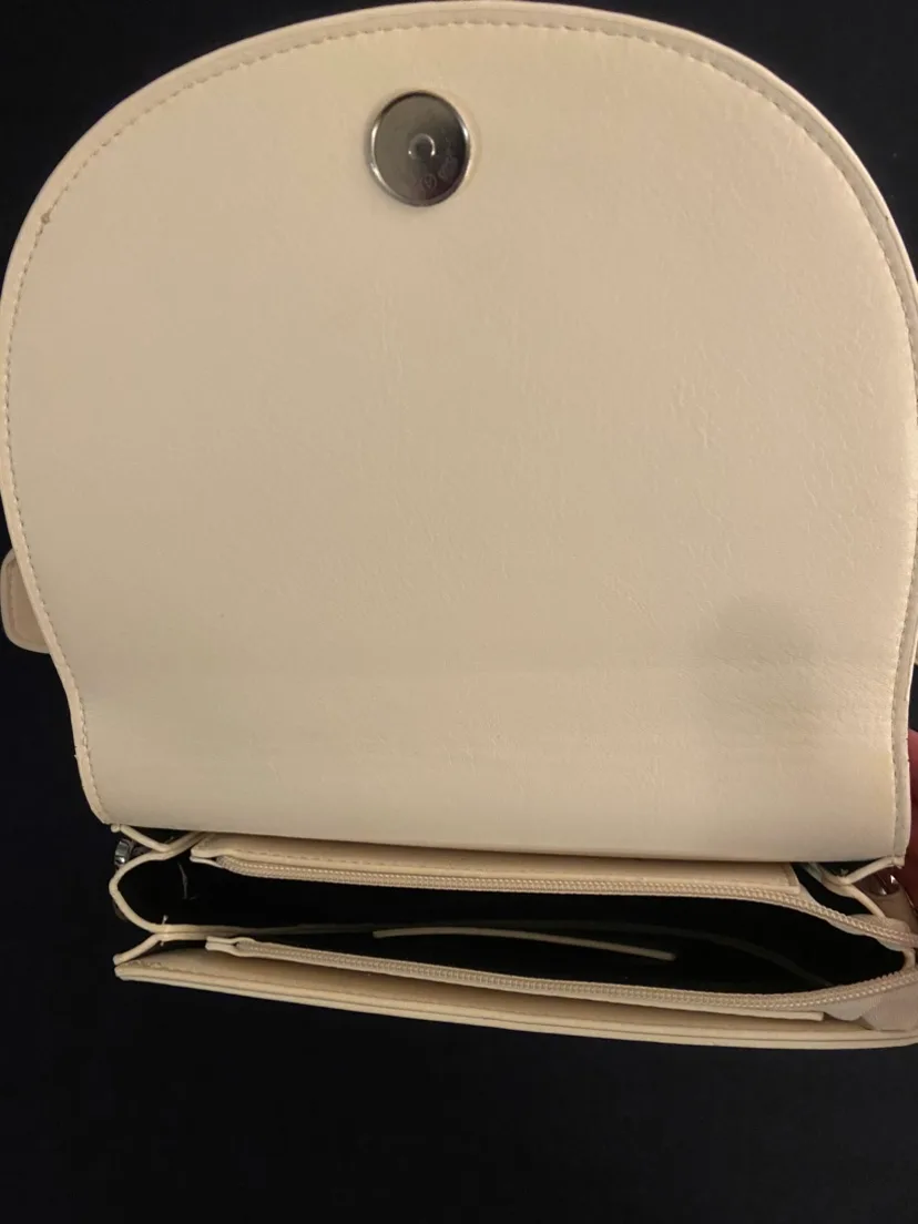 Cream Leather Crossbody Bag image indicator(2)