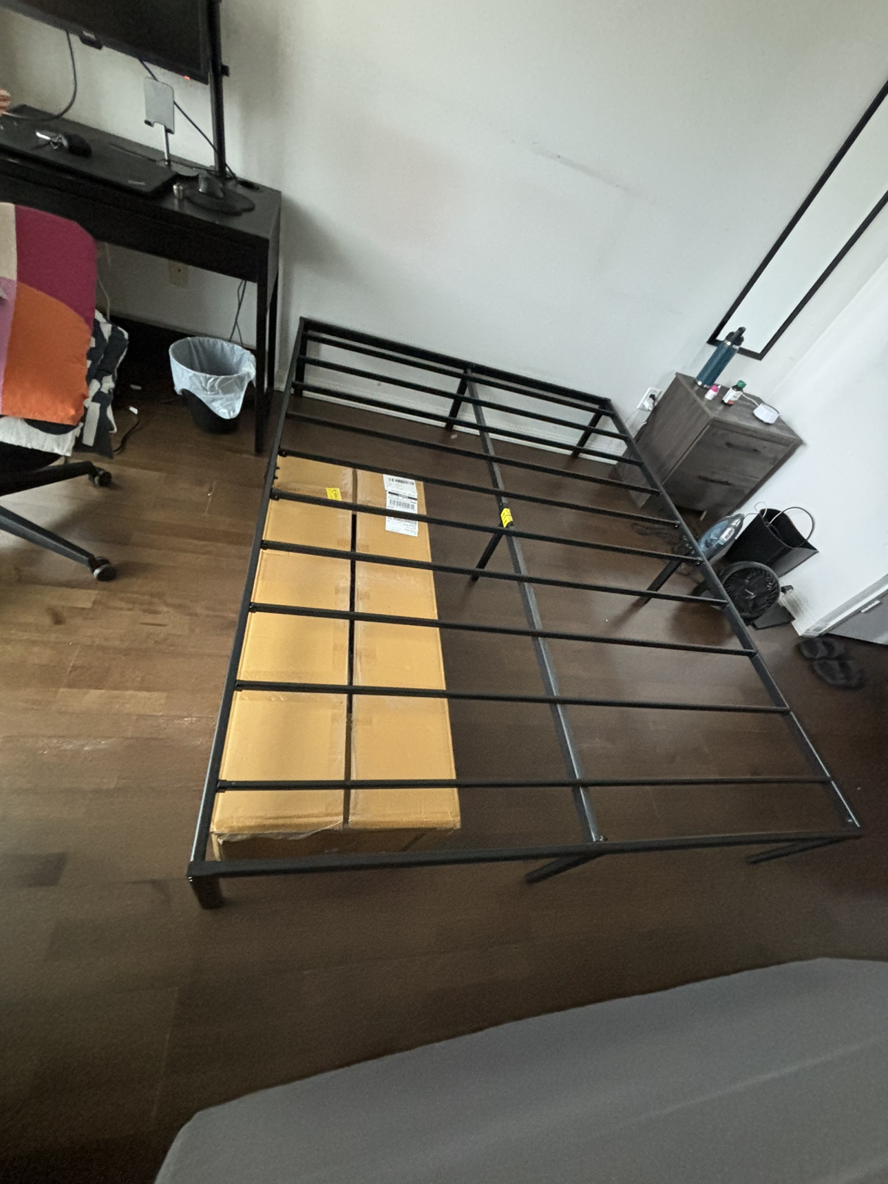 Queen Size Bed Frame and Mattress - photo 4