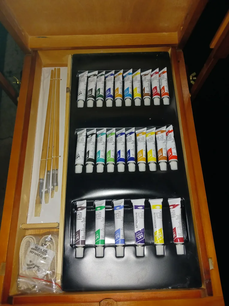 Wooden Artist's Easel, Foldable and has Carring Strap image indicator(3)