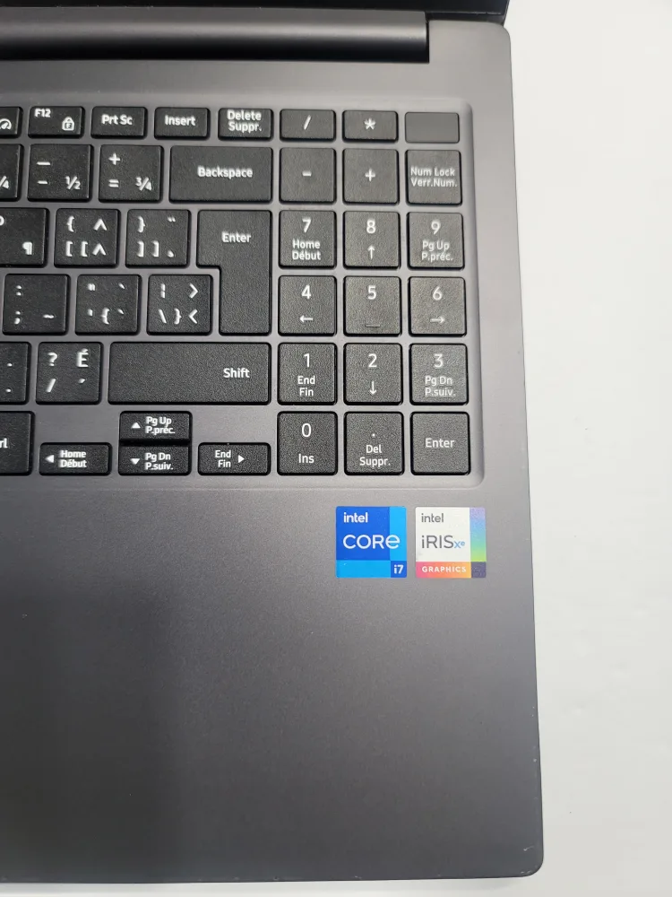 Samsung Notebook Corei7 12 generation image indicator(7)