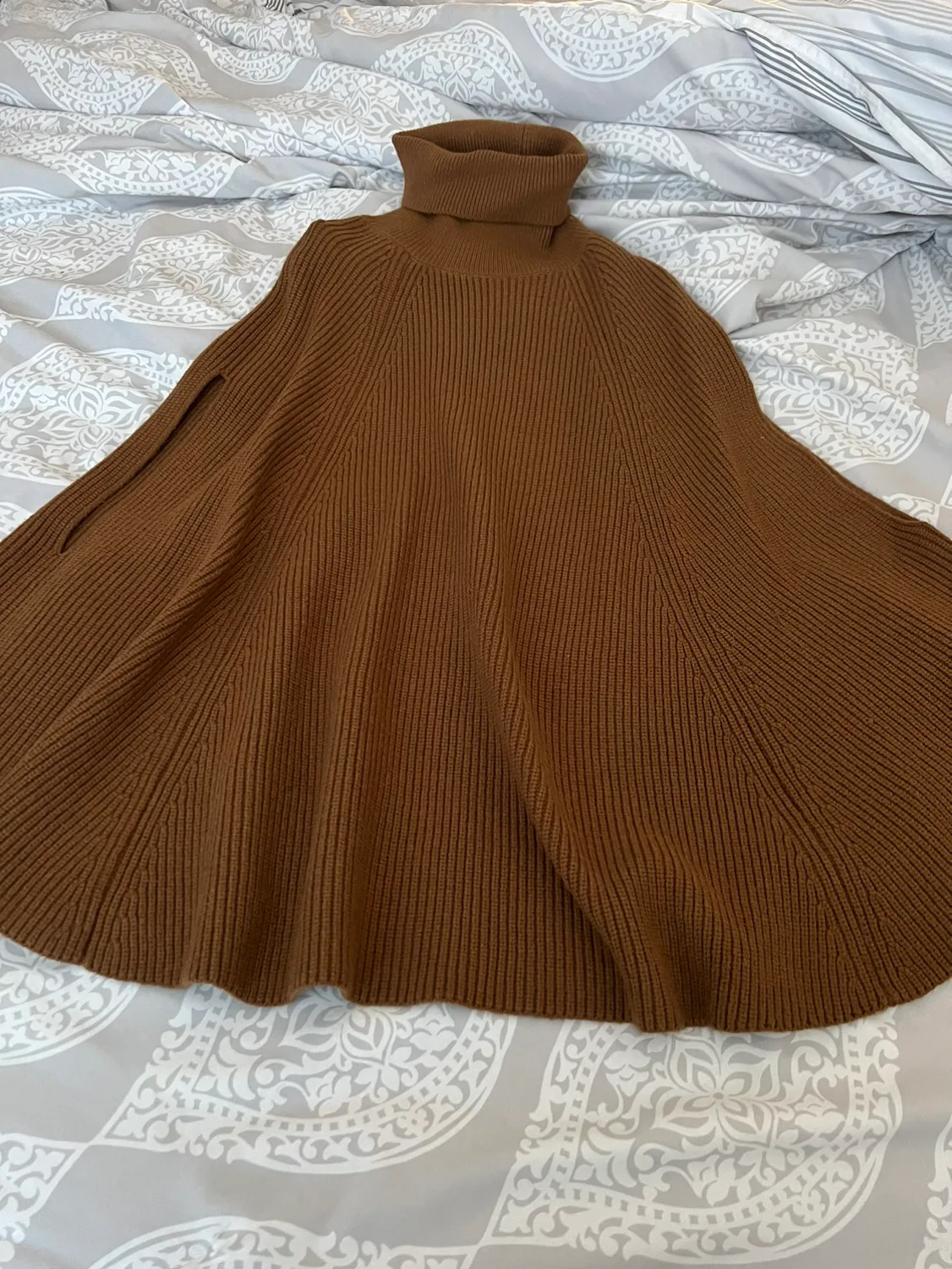Zara Brown Turtleneck Cape sweater image indicator(4)