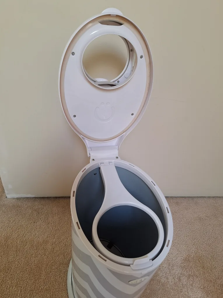 ubbi diaper pail image indicator(3)