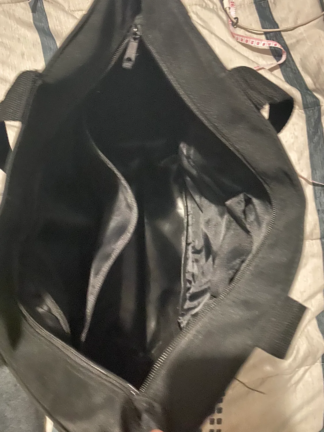 Large Tote Gym Bag image indicator(5)